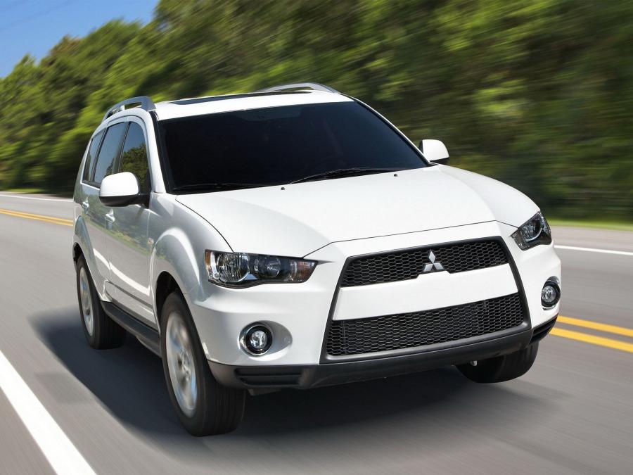  Mitsubishi Outlander 2009 года  (US) (фото 11 из 41)